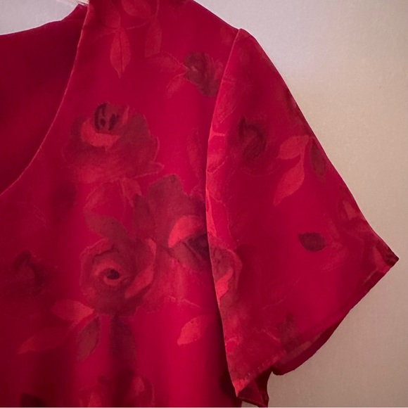 NWOT Coldwater Creek red rose floral print dress with flutter sleeves - Picture 6 of 8